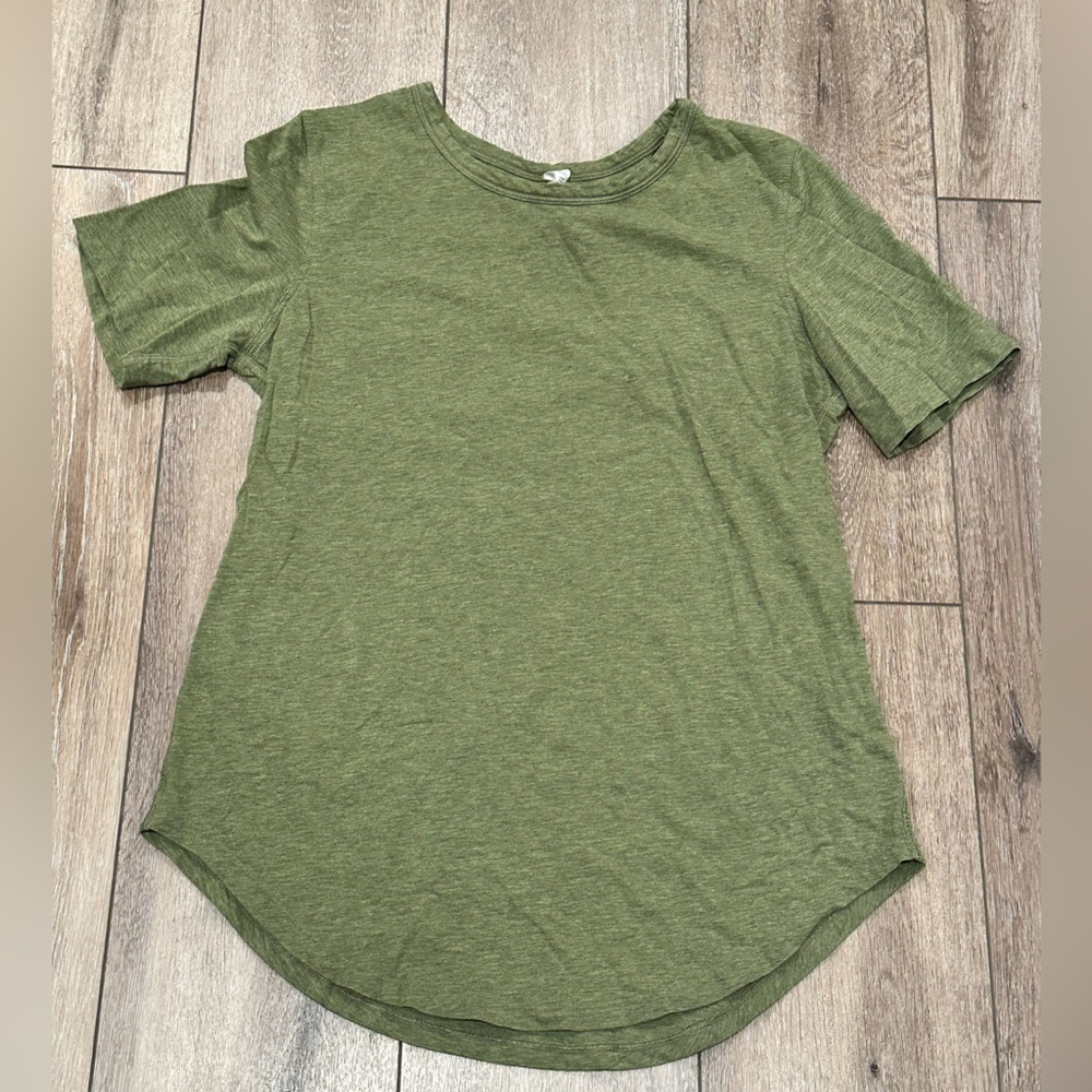 Lululemon army green shirt
